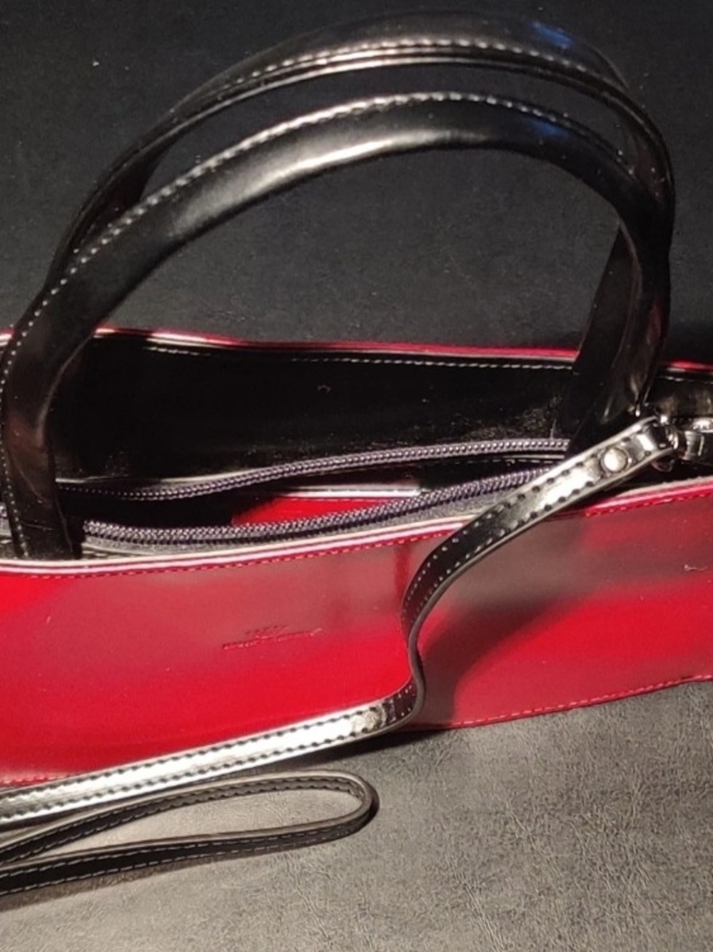 Daniela Moda Womens Red Black Leather Purse Shoulder Bag